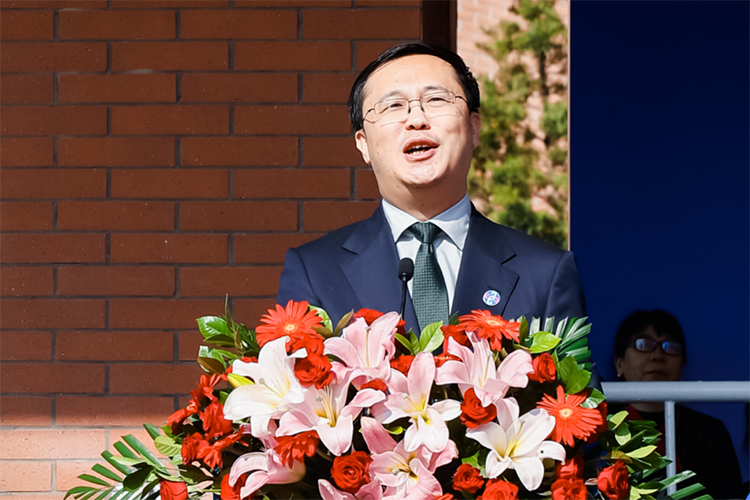厦门英才学校执行校长刘炜，每一寸土地都镌刻奋斗足迹，卓越执行推动校庆卓越前行